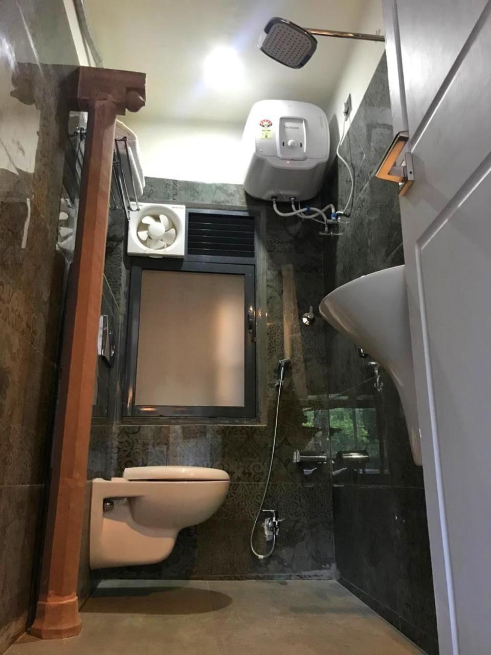 Via Varanasi-A Boutique Hotel エクステリア 写真